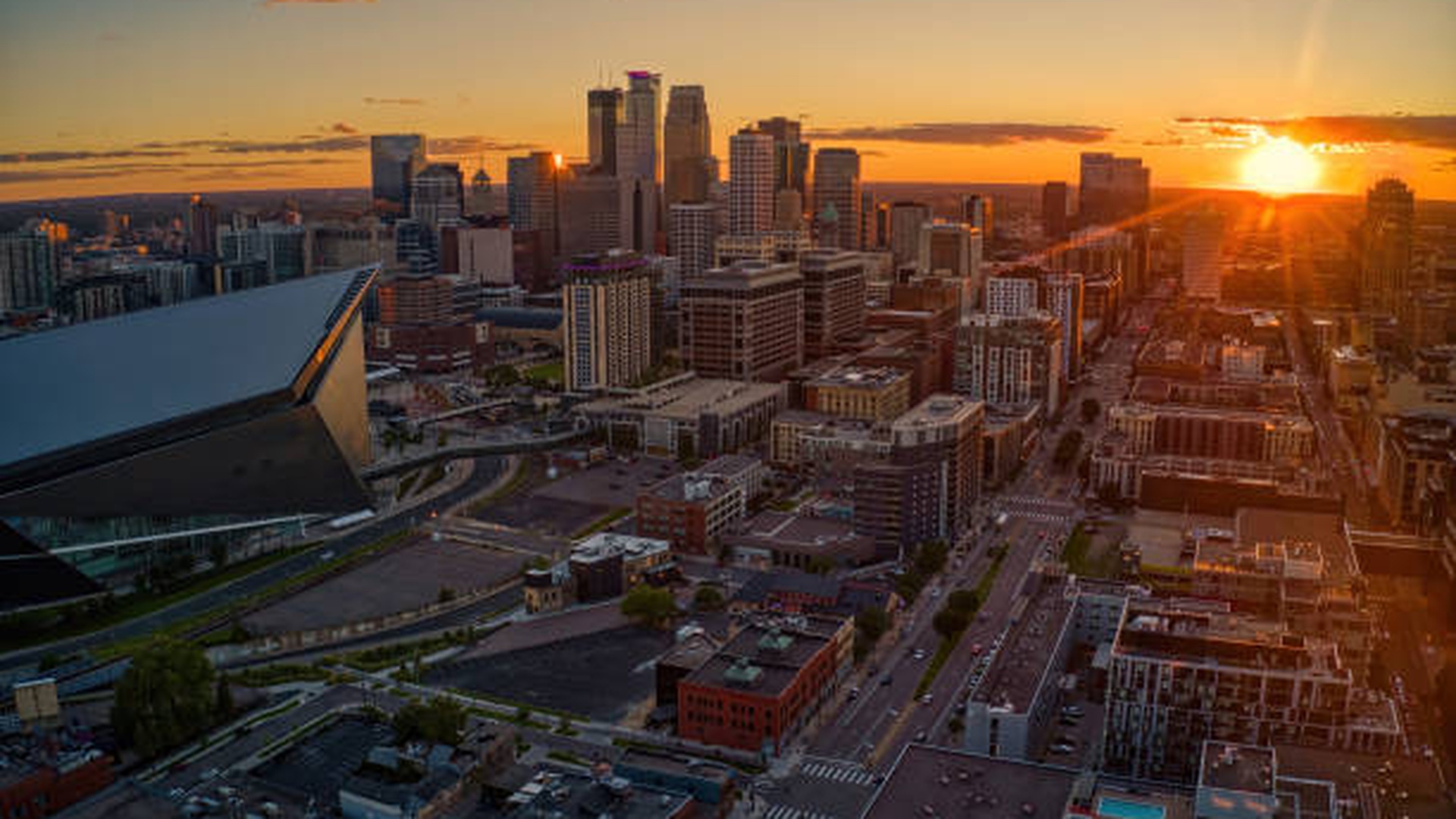 Minneapolis skyline at dusk